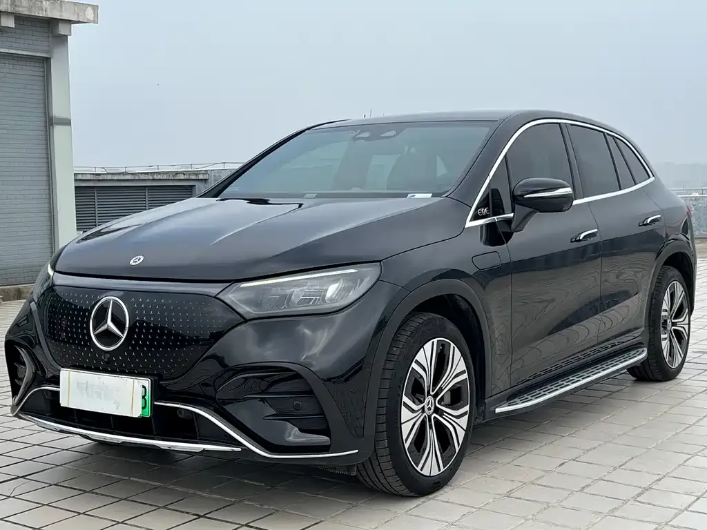Mercedes-Benz EQE SUV — фото 1