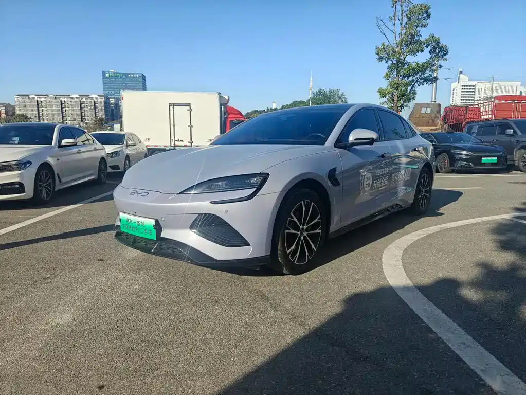 BYD Seal — фото 1