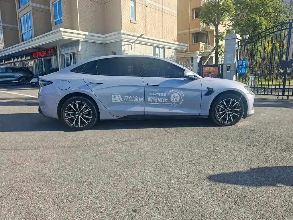 BYD Seal — фото 4