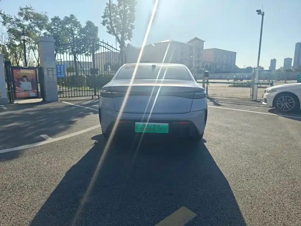BYD Seal — фото 6