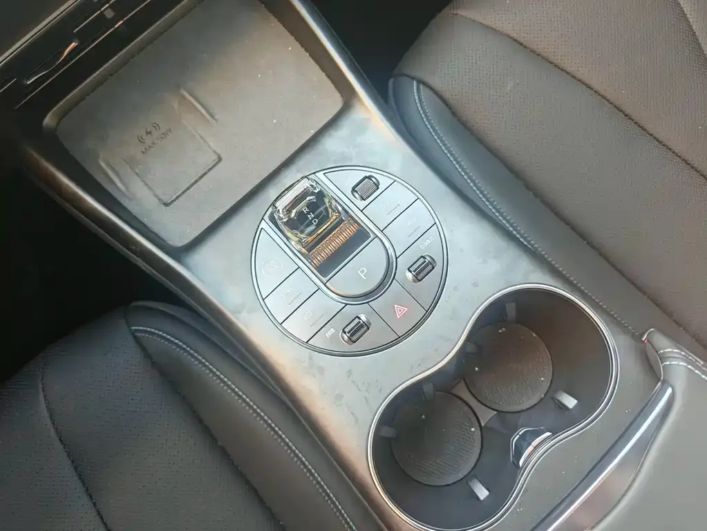 BYD Seal — фото 9