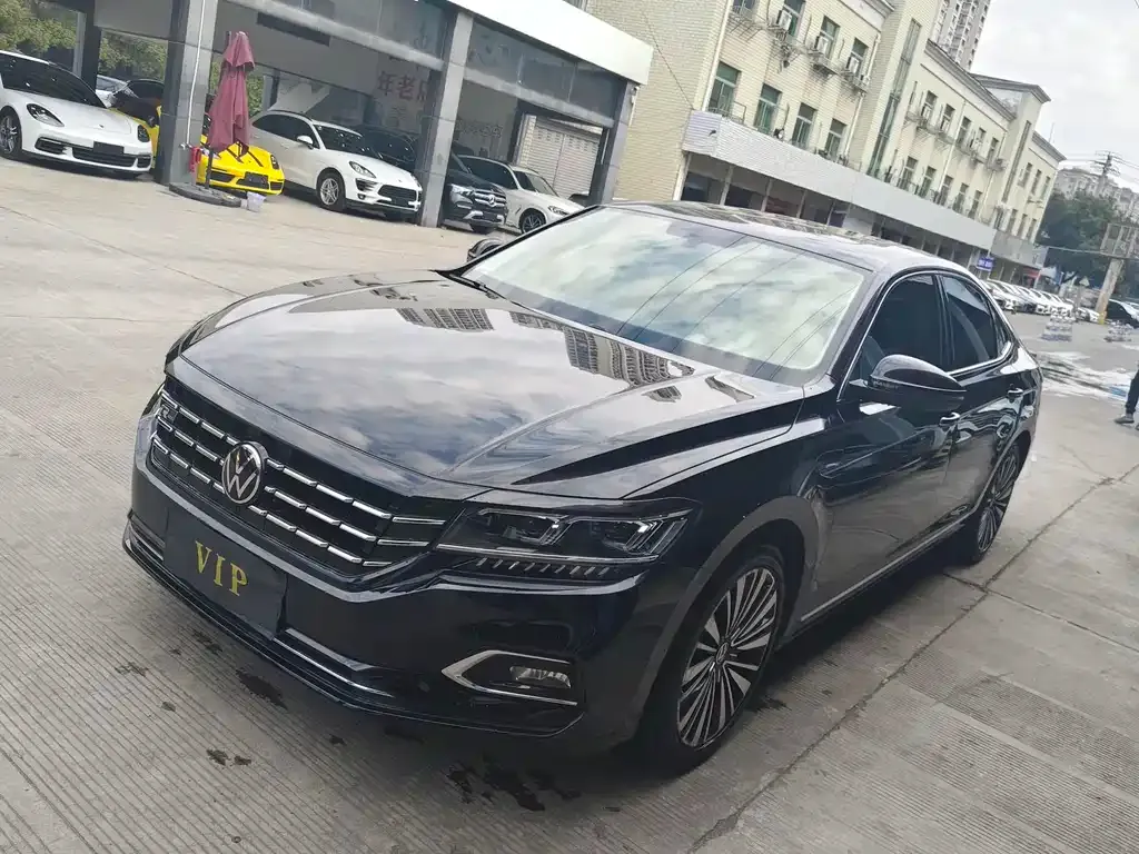 Volkswagen Passat — фото 1
