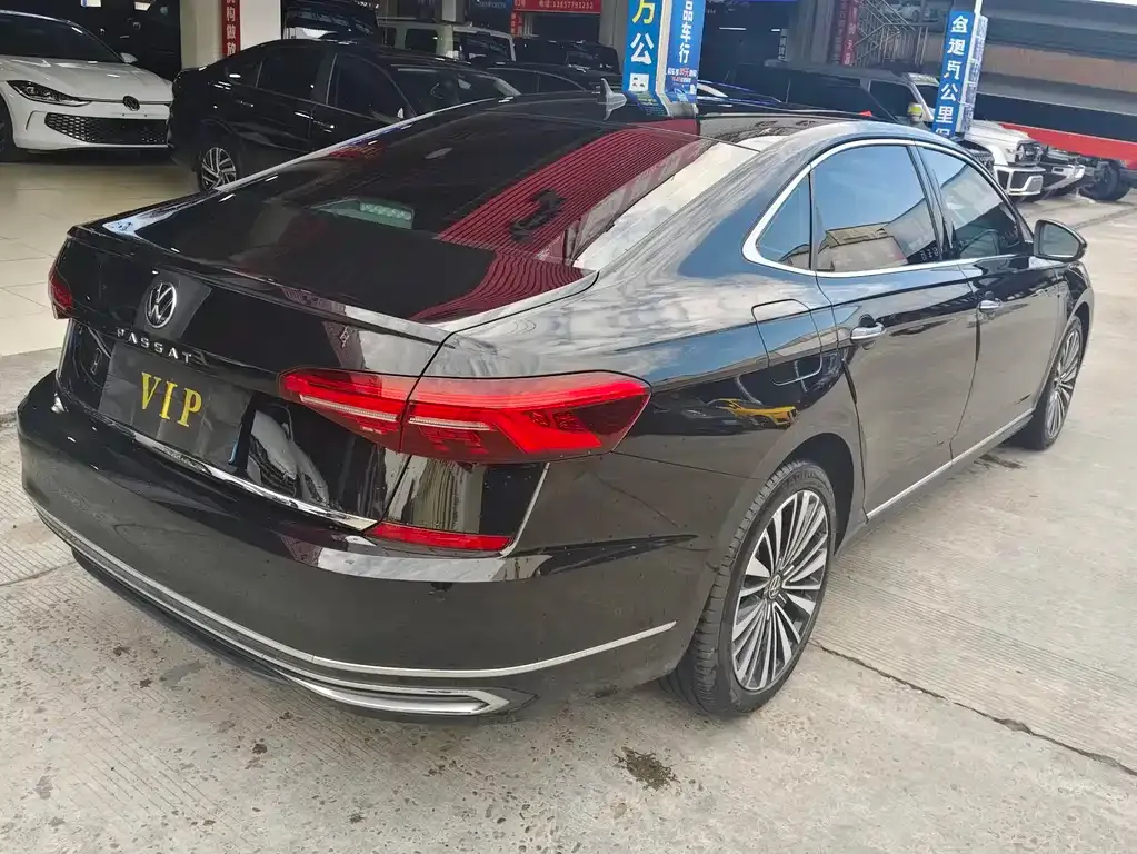 Volkswagen Passat — фото 3