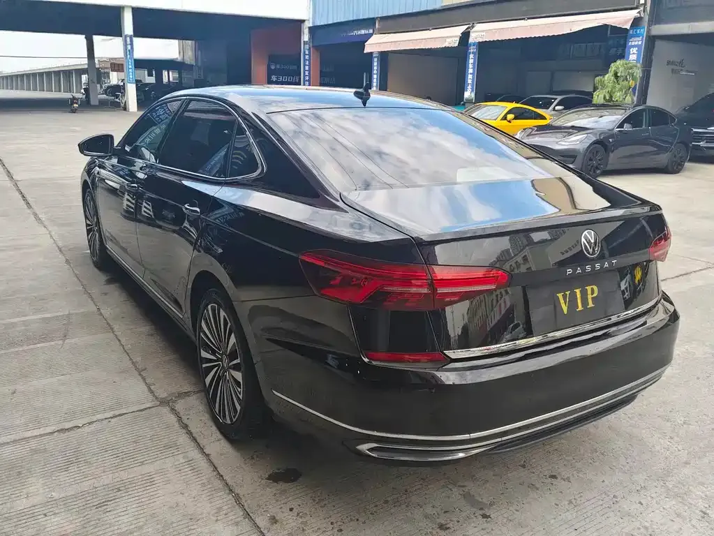 Volkswagen Passat — фото 5
