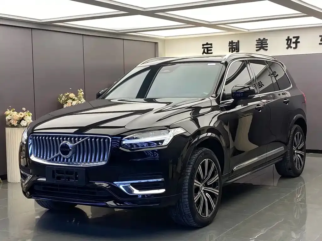 Volvo XC90 — фото 1