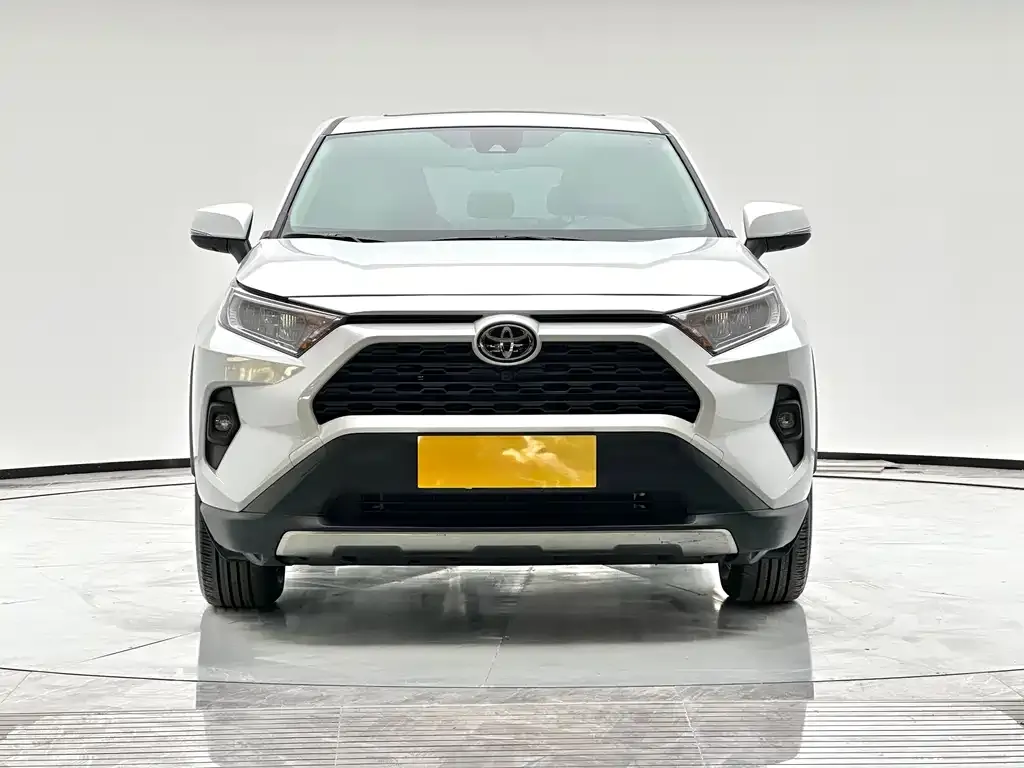 Toyota RAV4 — фото 2