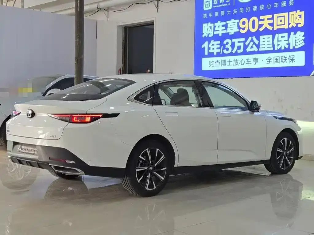 Changan Eado — фото 6