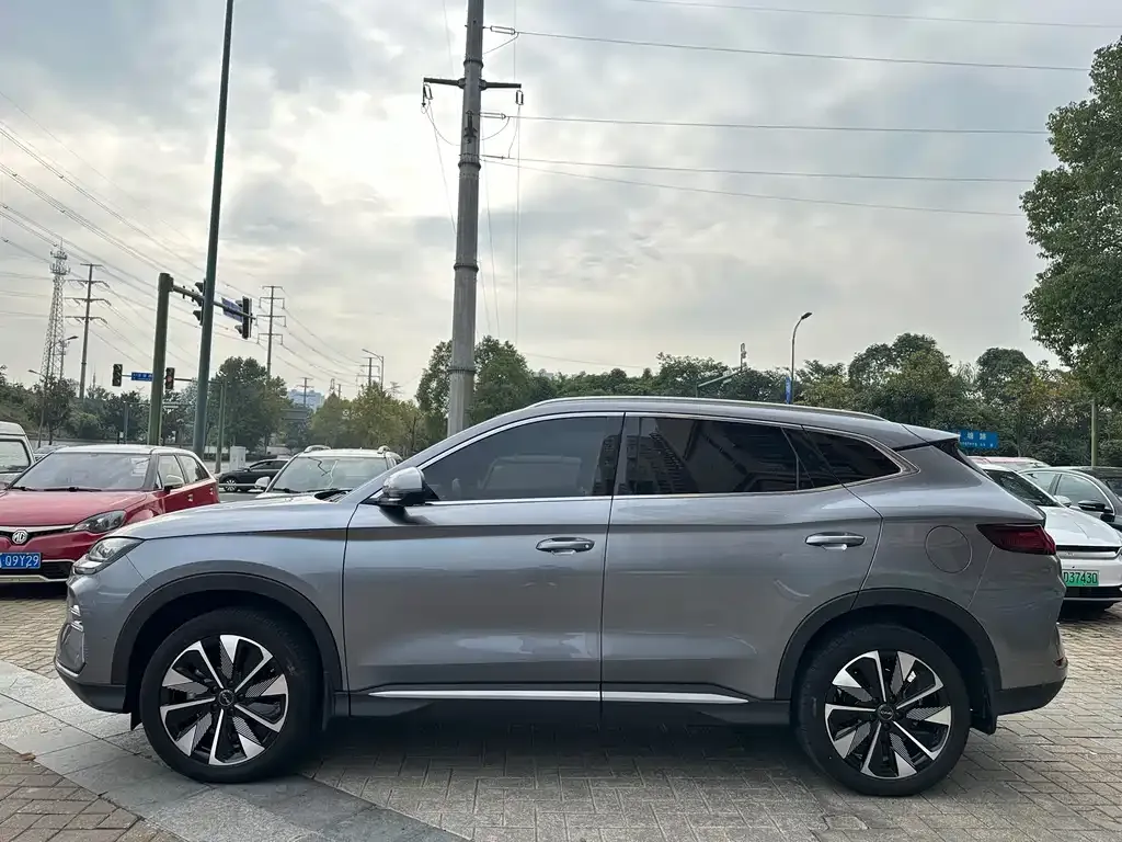 BYD PLUS New Energy — фото 4