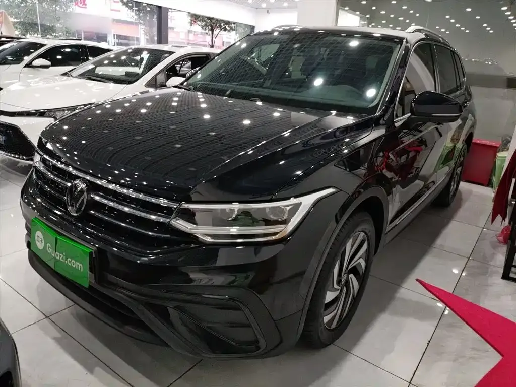 Volkswagen Tiguan L — фото 2