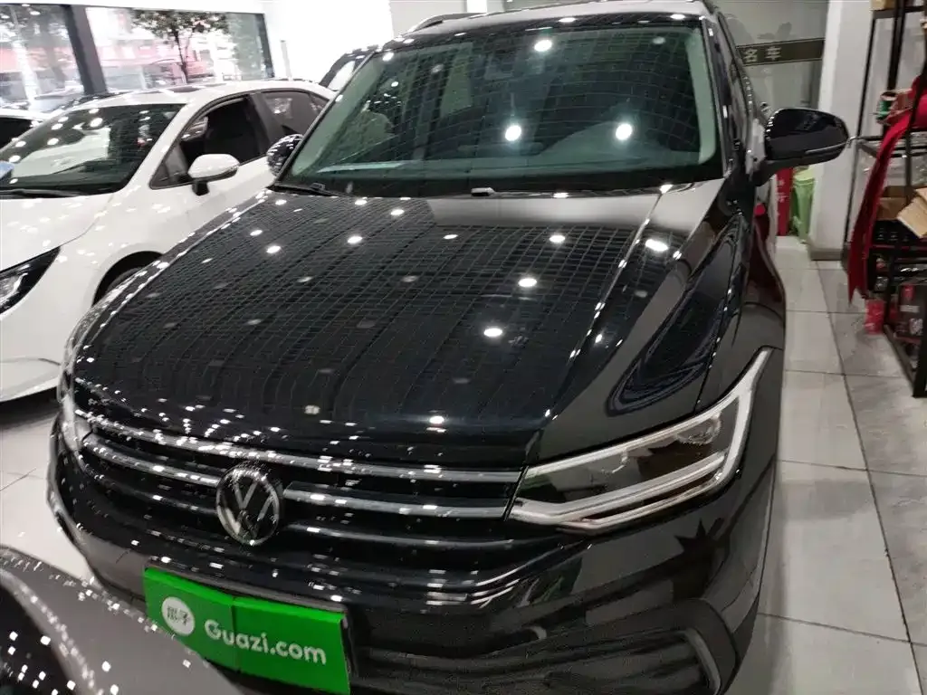 Volkswagen Tiguan L — фото 3