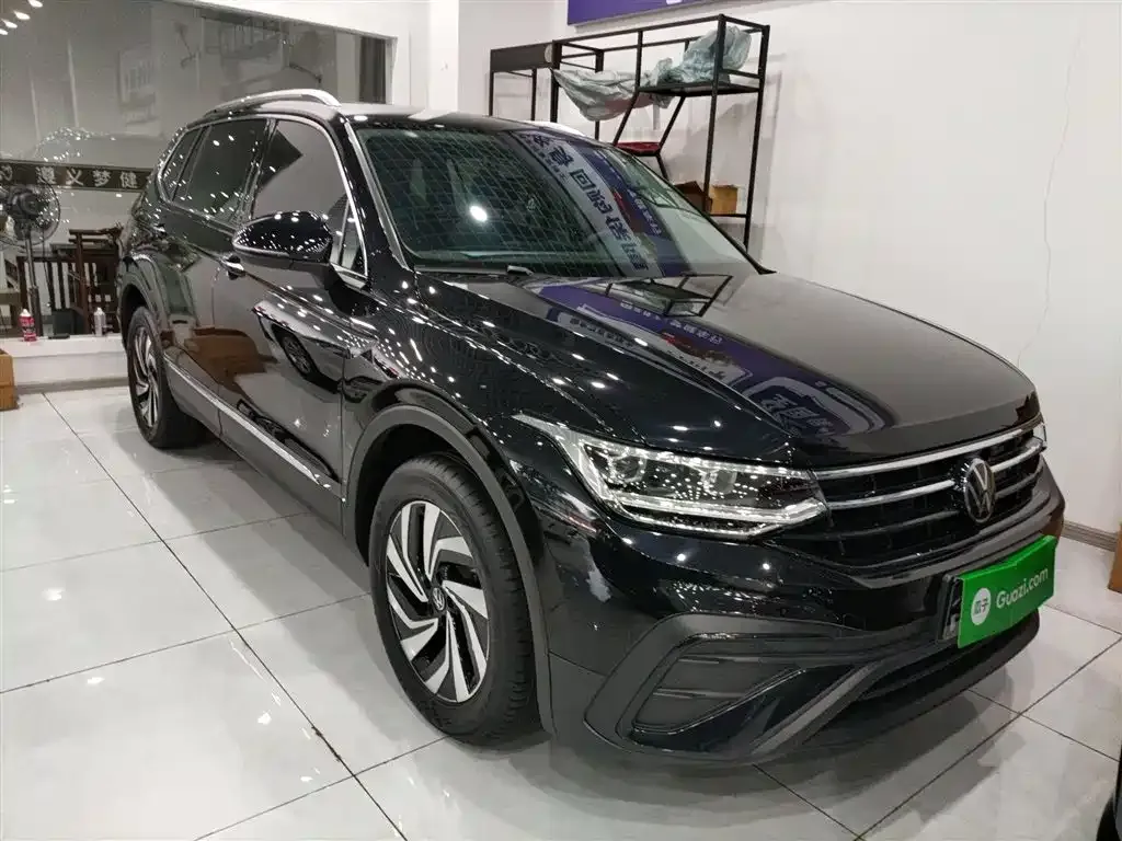 Volkswagen Tiguan L — фото 4