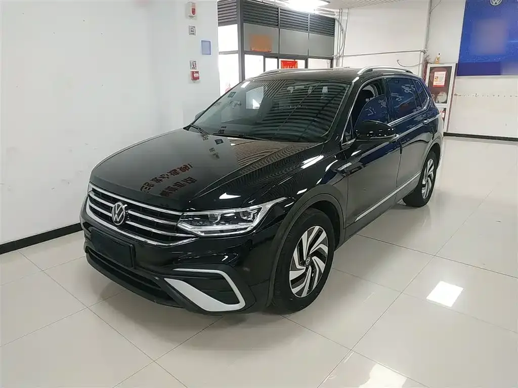 Volkswagen Tiguan L — фото 2