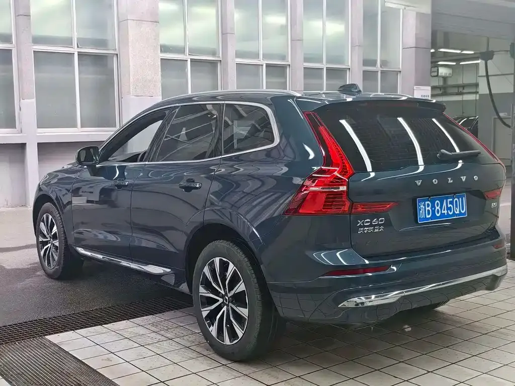 Volvo XC60 — фото 3