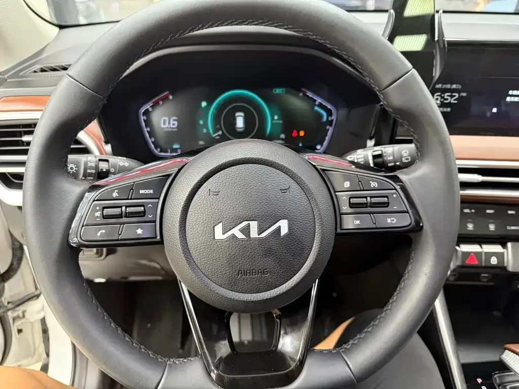 Kia Sportage — фото 9