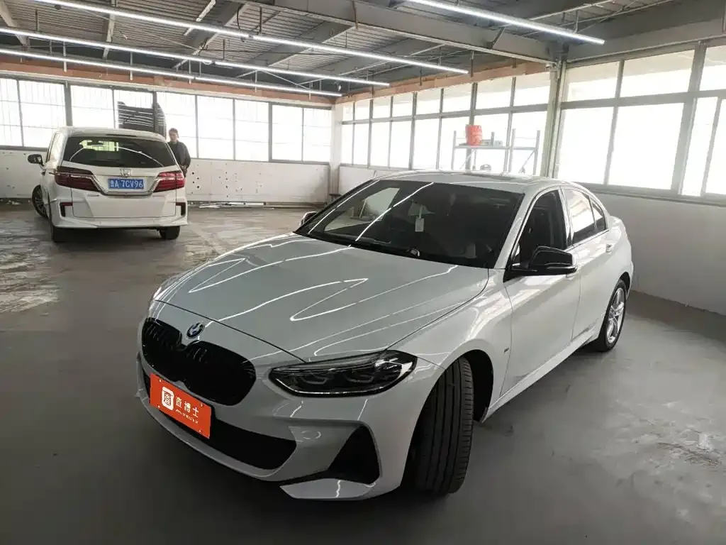 BMW 1 Series — фото 1