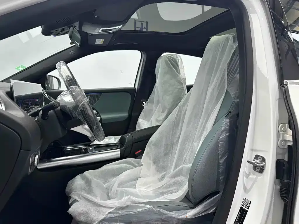 Mercedes-Benz EQA — фото 10