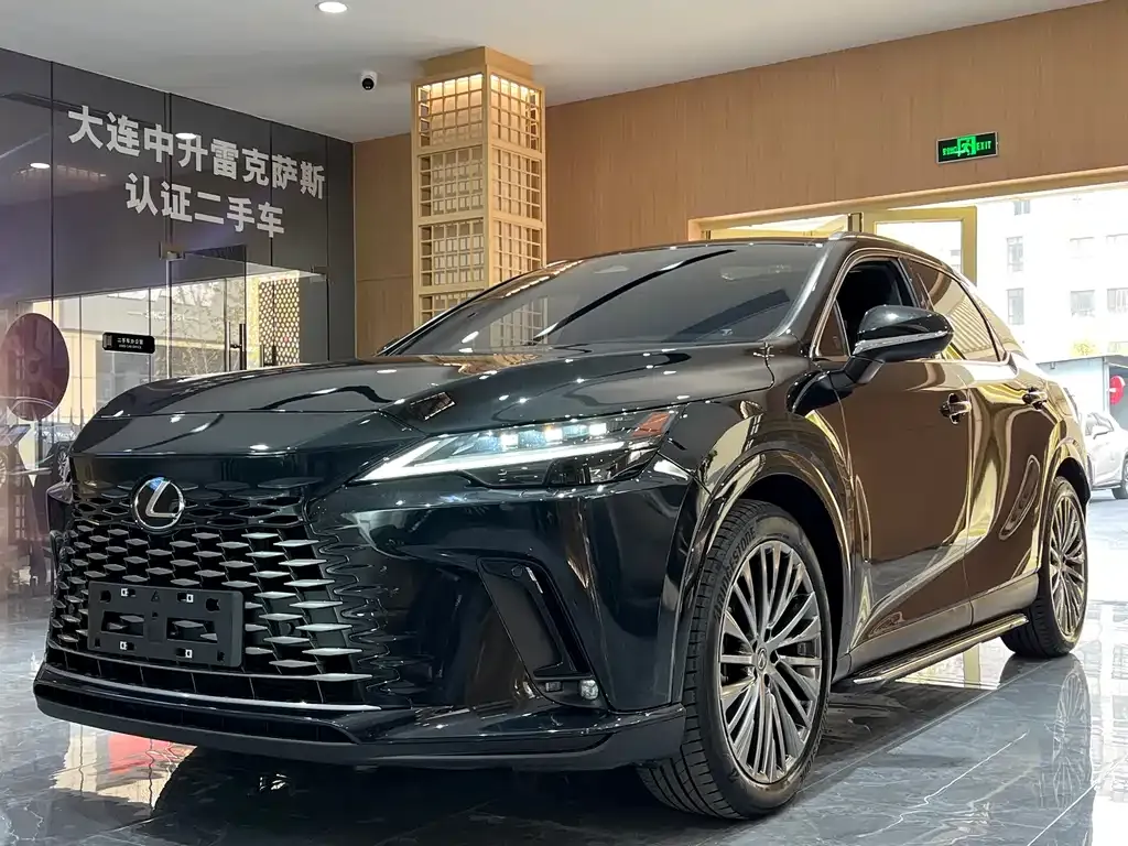 Lexus RX — фото 1
