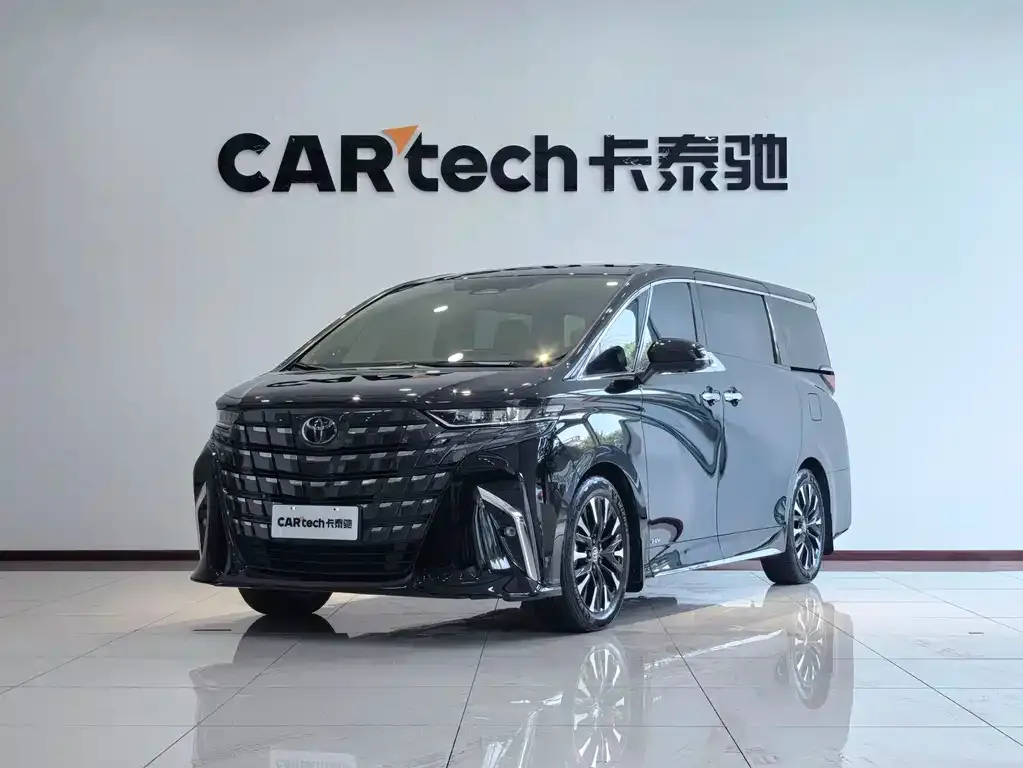 Toyota Alphard — фото 1