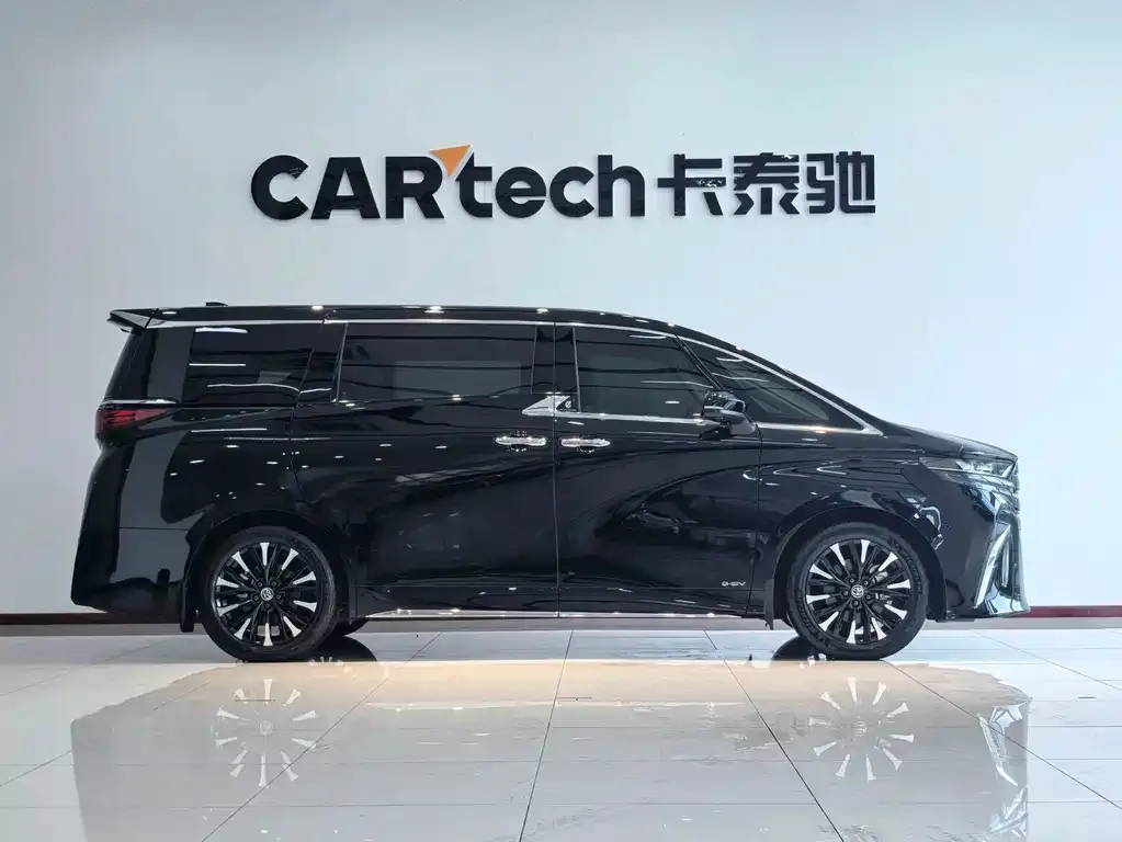 Toyota Alphard — фото 4