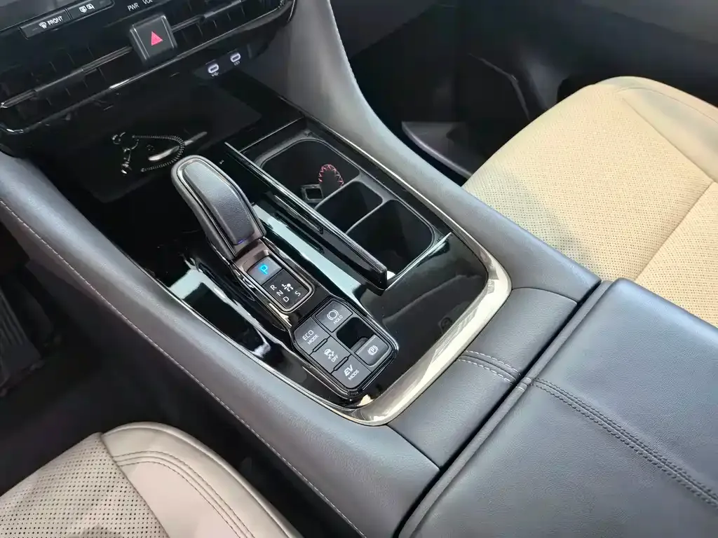 Toyota Alphard — фото 7