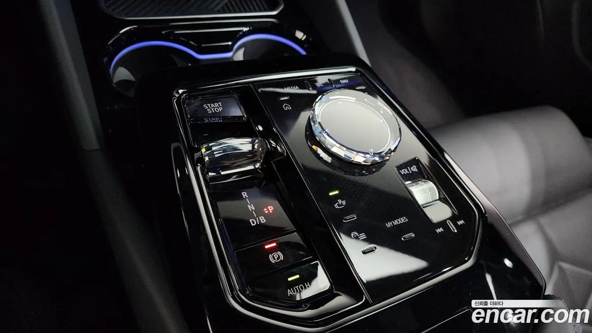 BMW i5 — фото 9