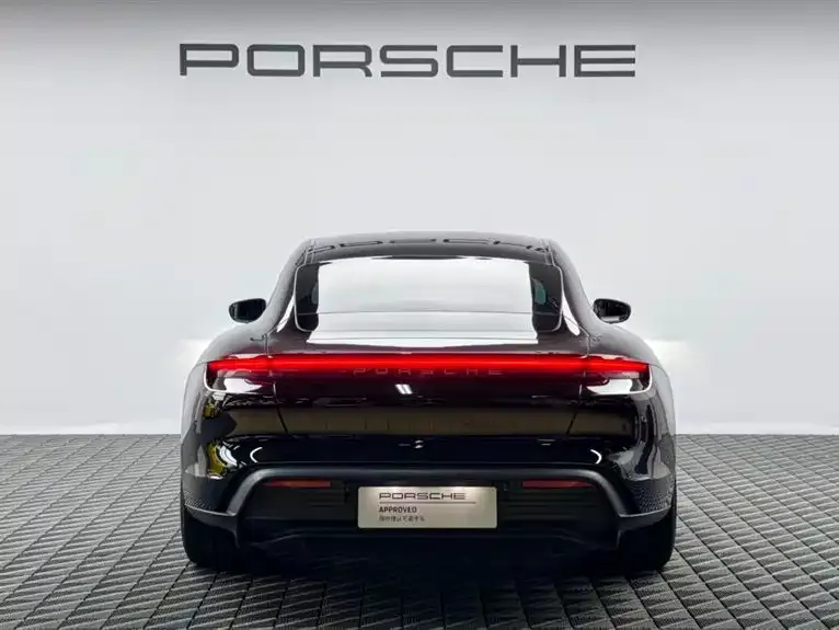 Porsche Taycan — фото 4