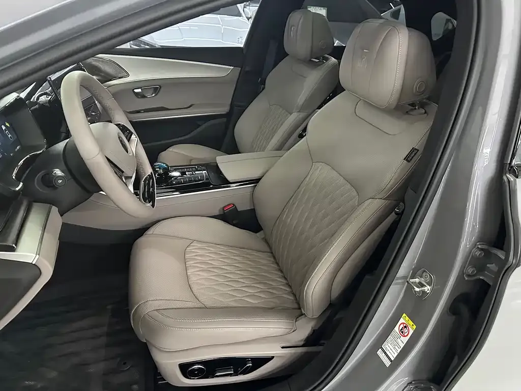BYD Han — фото 9