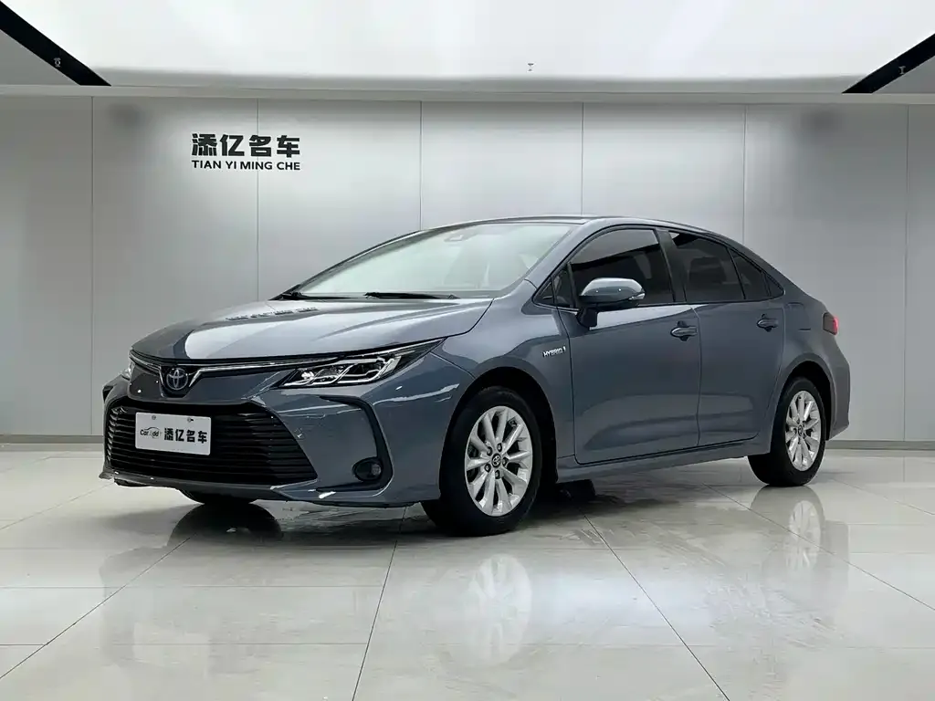 Toyota Corolla — фото 1
