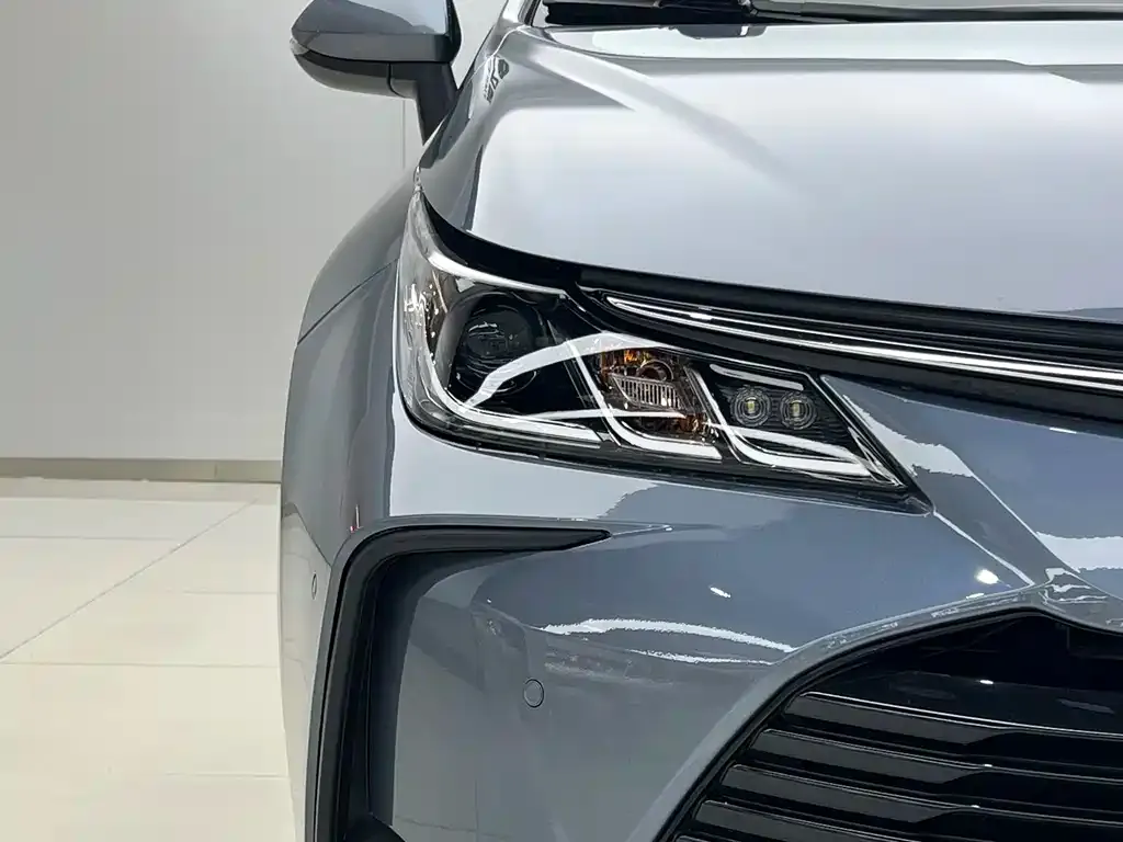 Toyota Corolla — фото 3