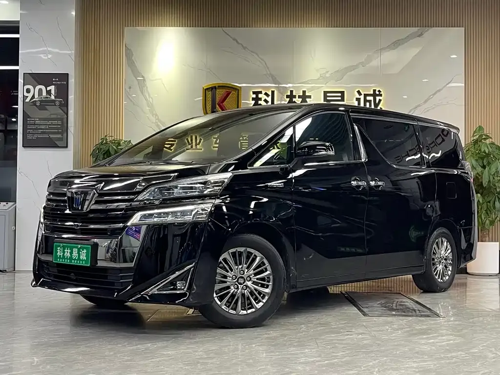 Toyota Vellfire — фото 1