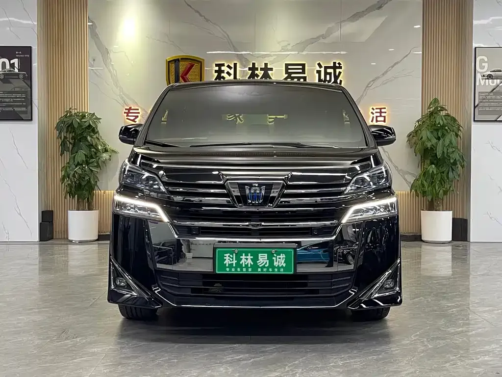 Toyota Vellfire — фото 2