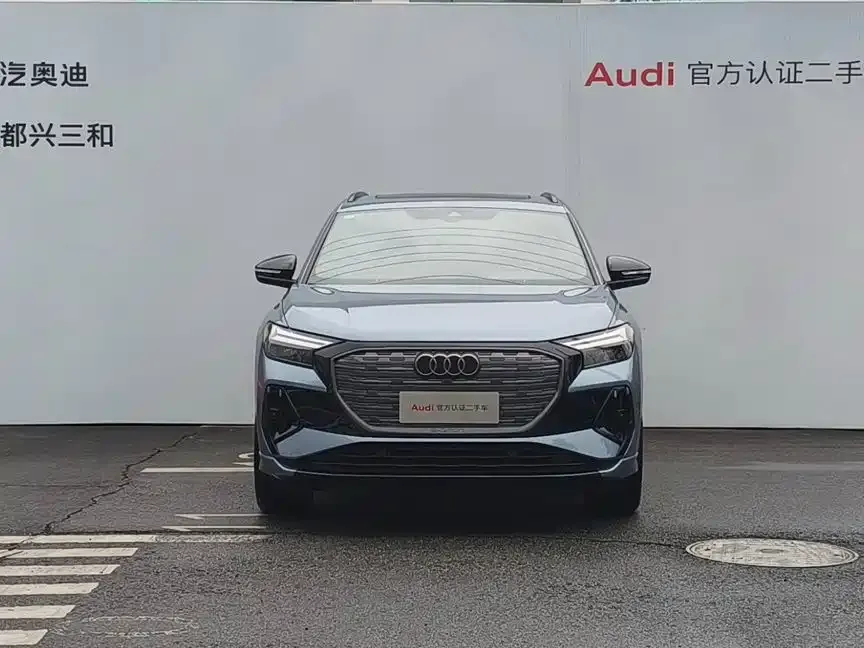Audi Q4 e-tron — фото 2