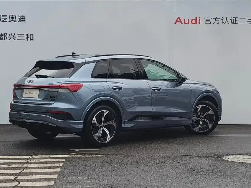 Audi Q4 e-tron — фото 4