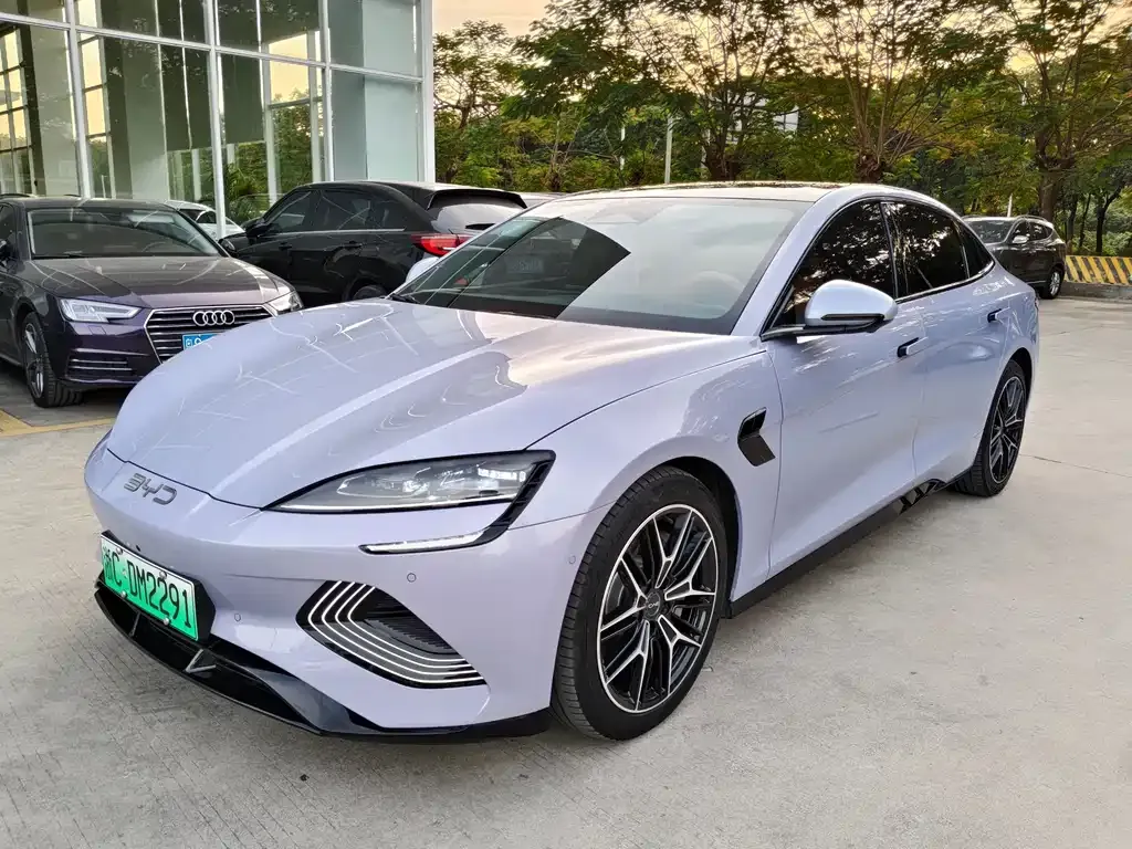 BYD Seal — фото 1