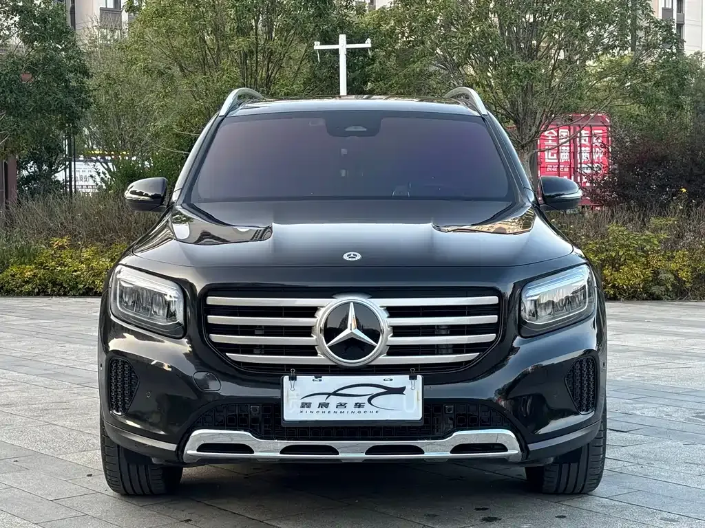 Mercedes-Benz GLB — фото 1