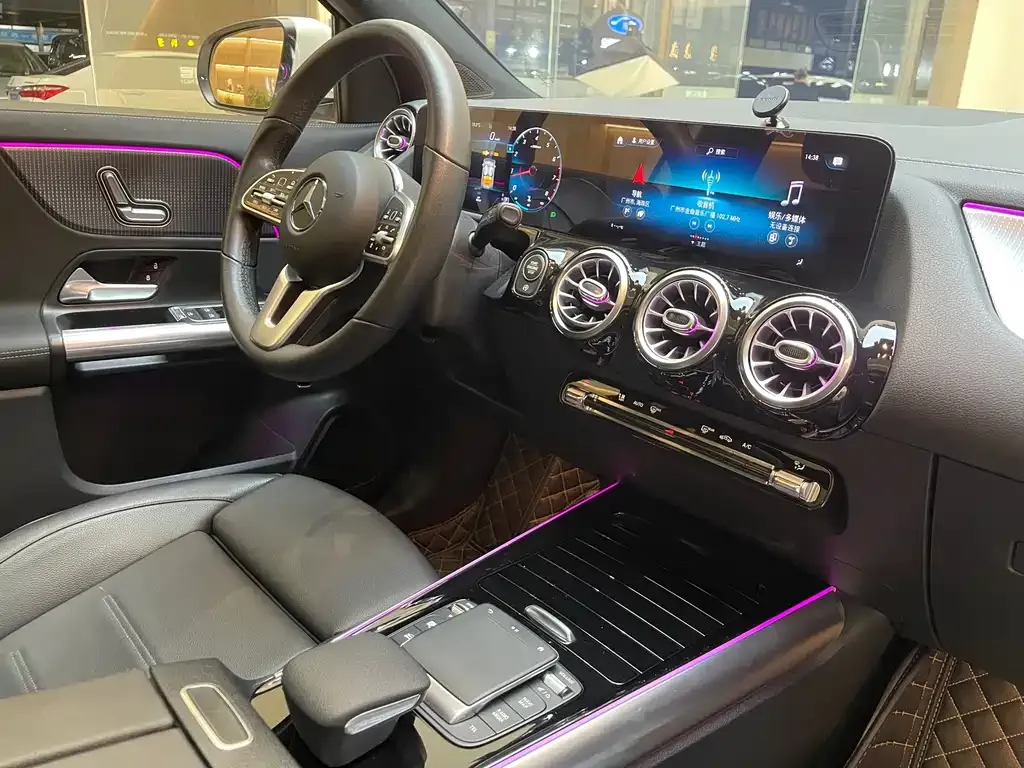 Mercedes-Benz GLA — фото 8