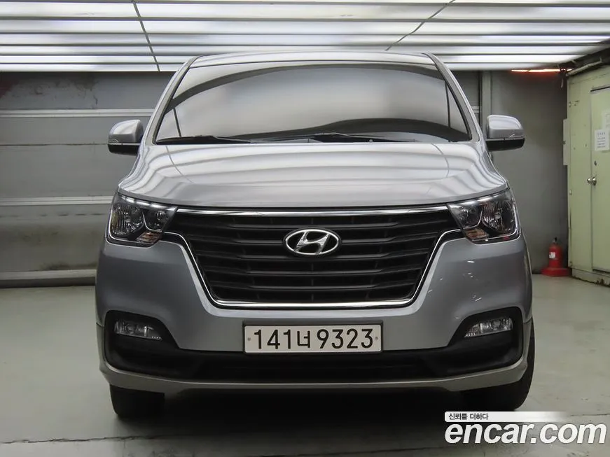 Hyundai Starex — фото 2