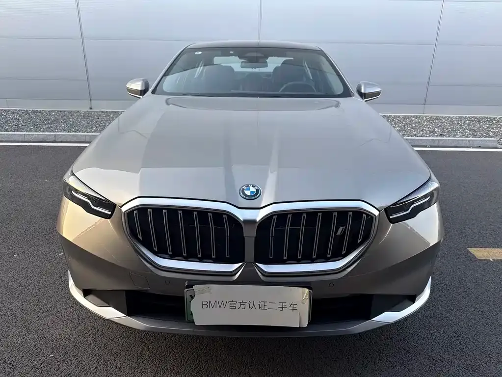 BMW i5 — фото 2
