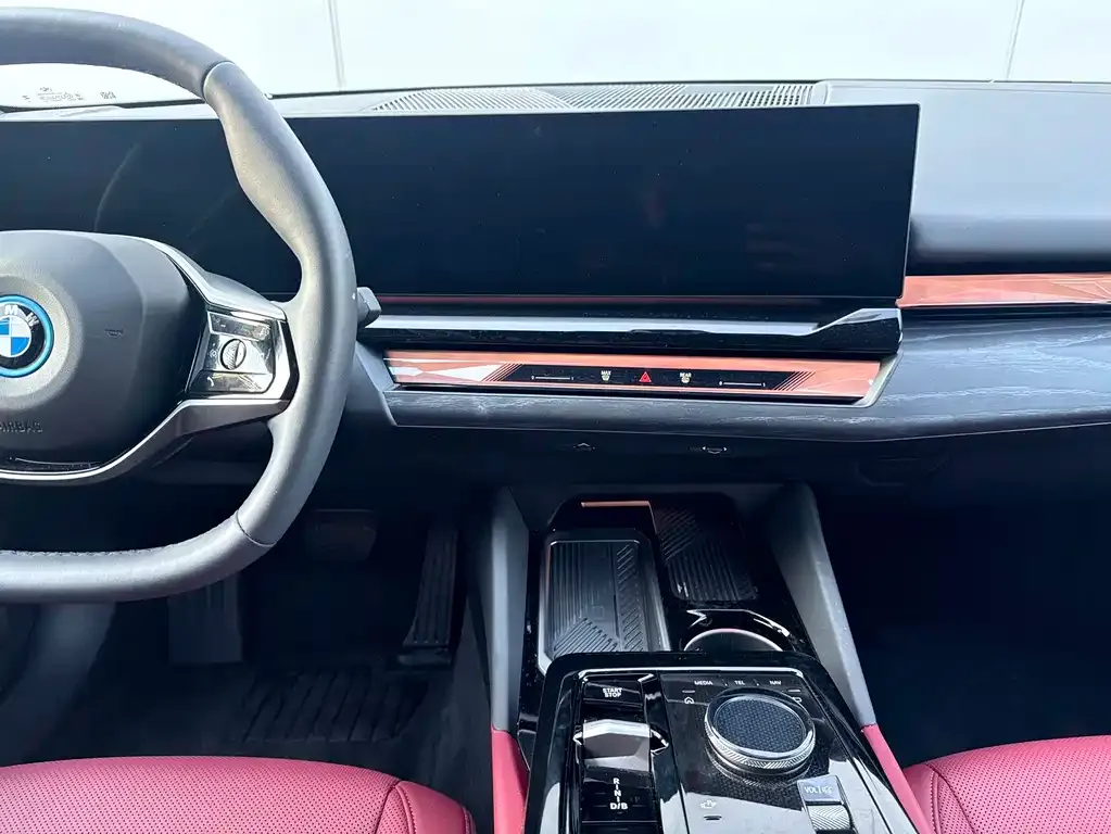 BMW i5 — фото 6