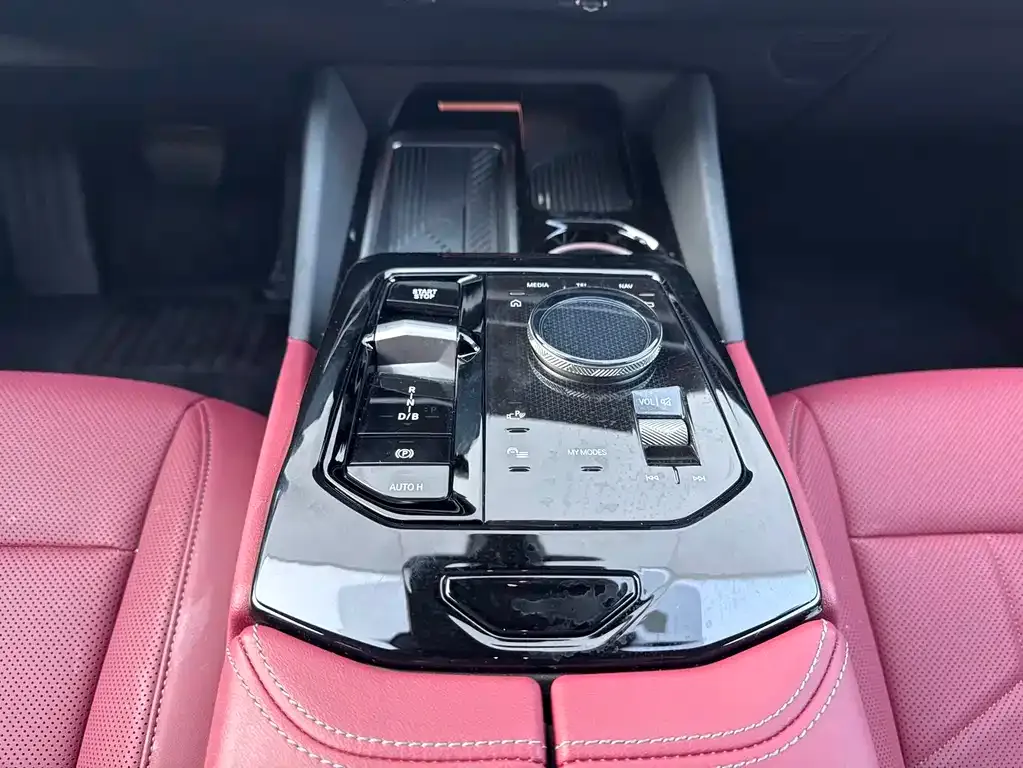 BMW i5 — фото 9