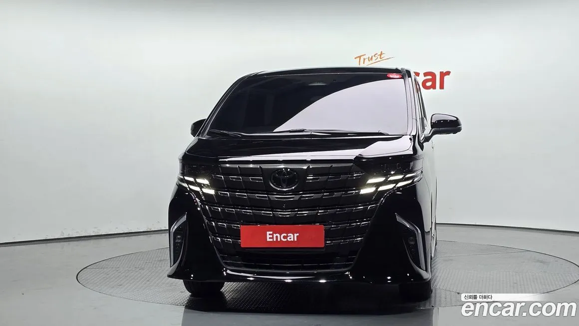 Toyota Alphard — фото 3