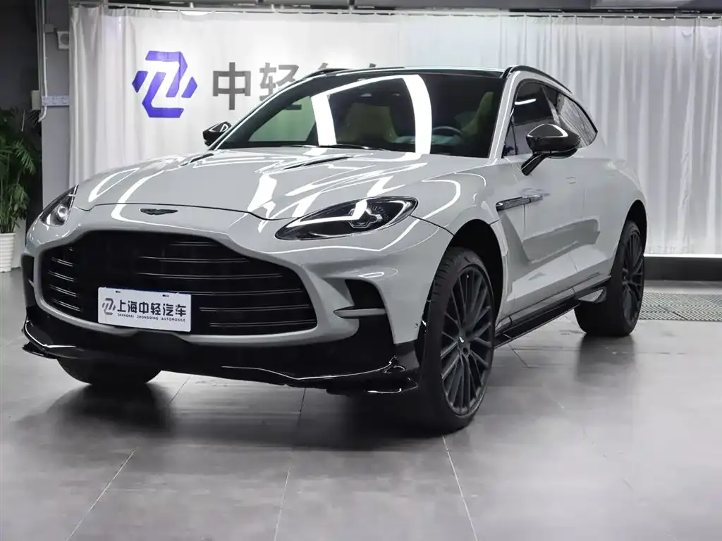 Aston Martin DBX — фото 1