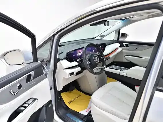 Buick GL8 Hybrid — фото 9