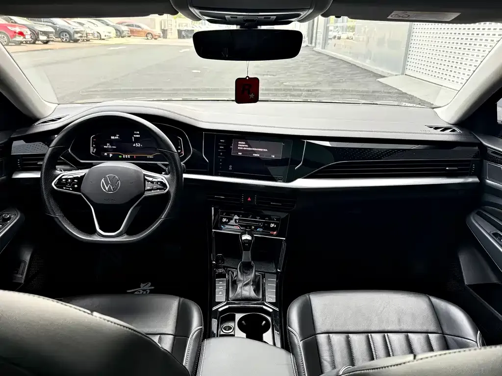 Volkswagen Passat — фото 8