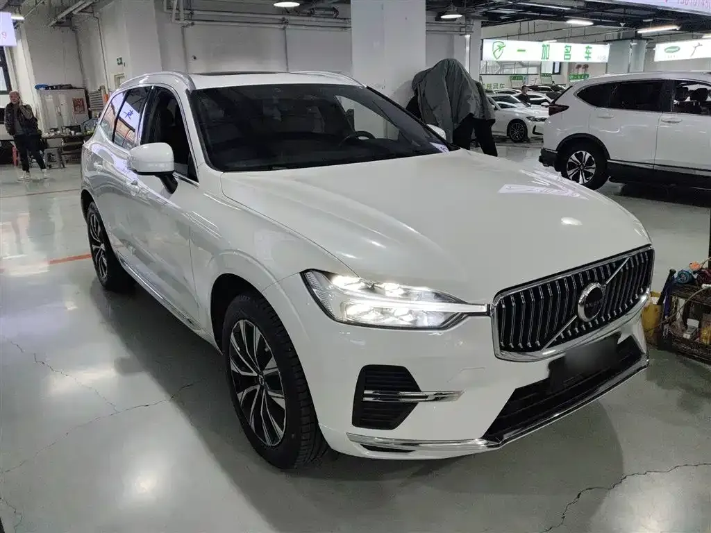 Volvo XC60 — фото 4