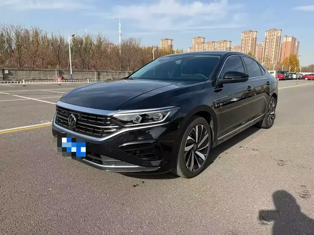 Volkswagen Passat — фото 1