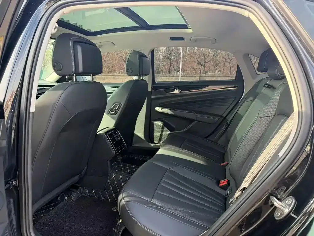 Volkswagen Passat — фото 5