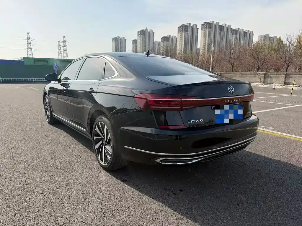 Volkswagen Passat — фото 7