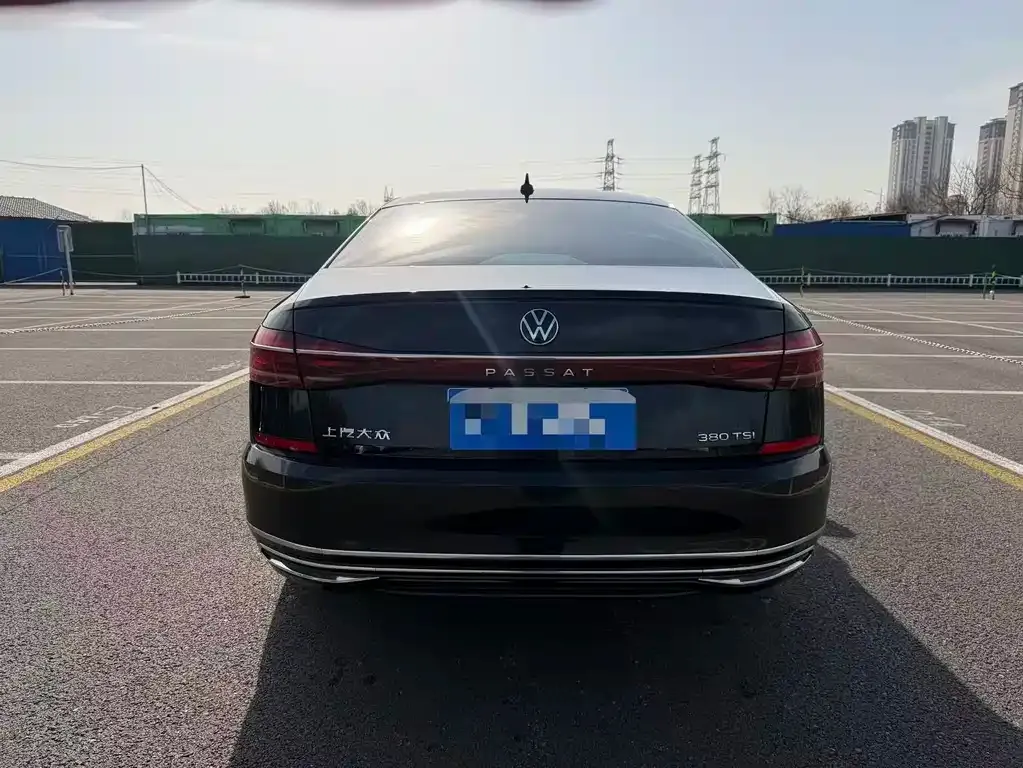 Volkswagen Passat — фото 8