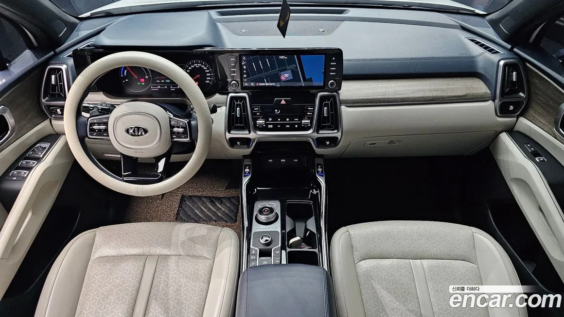Kia Sorento — фото 7